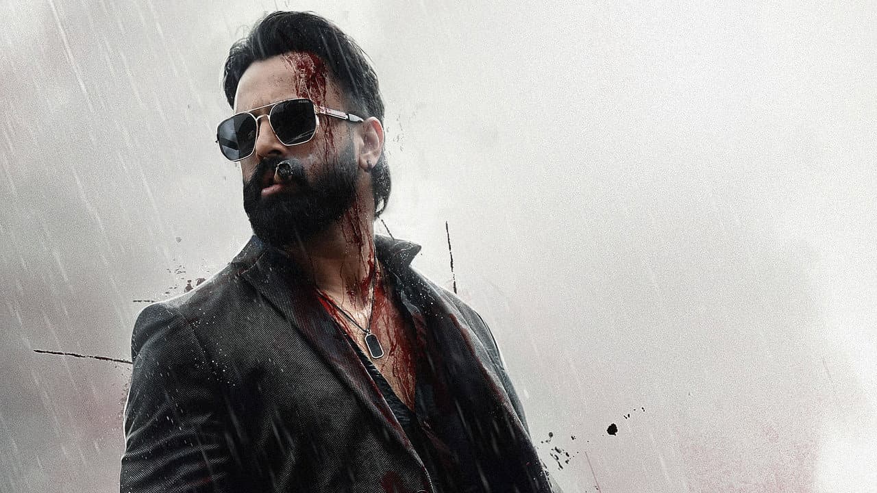 Marco Movie Review: A Gripping Thriller Unpacked still 4